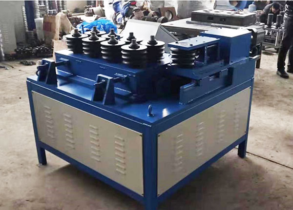 http://hdwuye.cn/upload/數(shù)控九輪彎弧機(jī)01.jpg